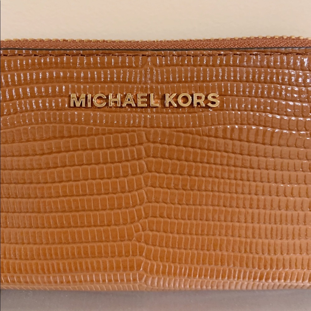 Micheal Kors wallet - Picture 12 of 16